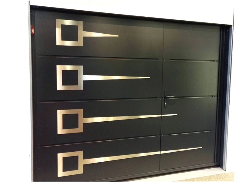 Porte de garage Melodia TL noire avec motifs