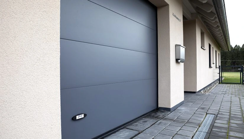 Porte de garage sectionnelle habitat grise